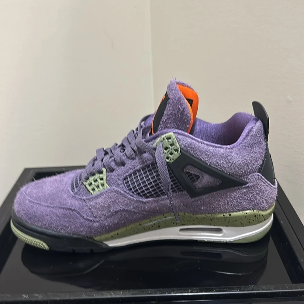 Jordan 4 retro ( canyon purple ) size 11 US men - Picture 6 of 9